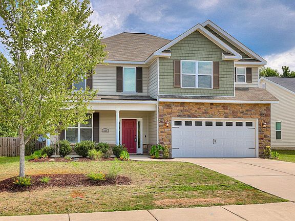 3rd image of 127 Radcliff Dr