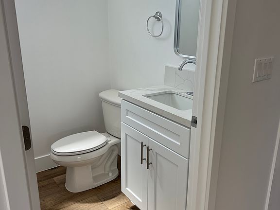 5th image of 25522 Belle Porte Ave #1