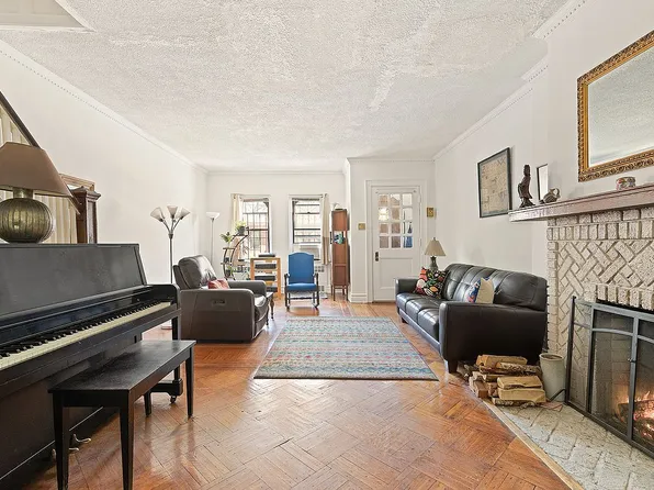 29 Chester Ct, Brooklyn, NY 11225