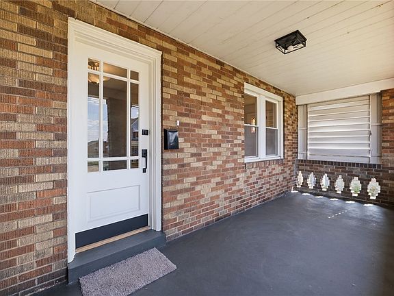 4th image of 179 Magnolia St