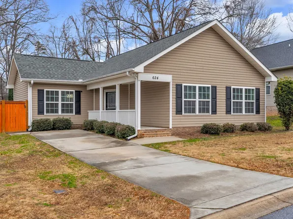 624 Ruddy Creek Cir, Greer, SC 29651
