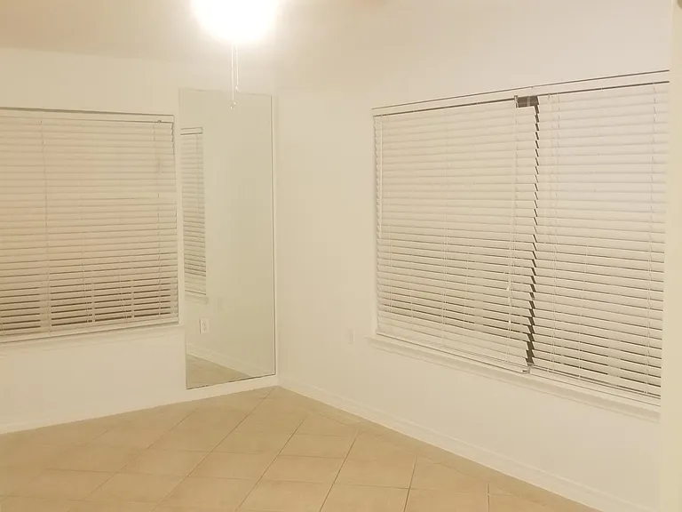 219 Wildflower Ln — Photo 6