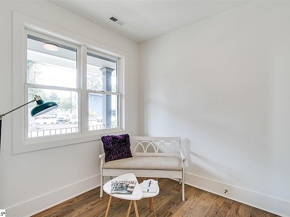 4th image of 104 N Leach St