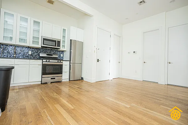 Rented by Reubel Group LLC | media 4