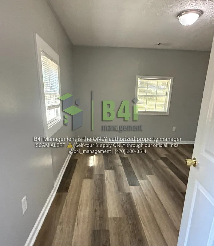 3 bed, 1.0 bath, 1296 sqft, $1,195 — Photo 3