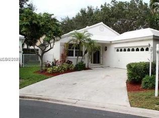 9462 NW 8th Cir, Plantation, FL 33324