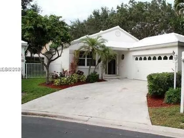 9462 NW 8th Cir, Plantation, FL 33324
