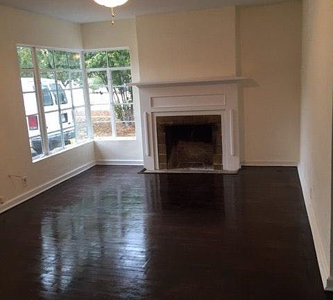 3rd image of 305 Hollywood St
