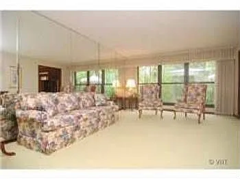 5 Wellington Ct photo 1