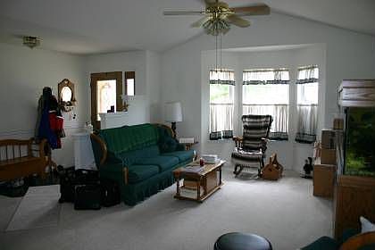 LIVINGROOM
