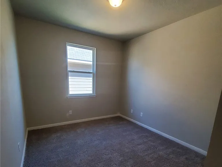1308 Kingsgate Dr — Photo 8
