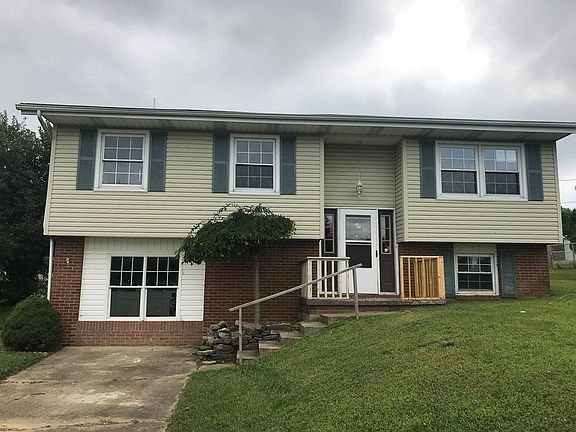 2nd image of 70 Lois Ave