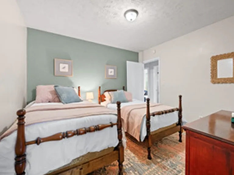4612 Greenwood Dr — Photo 16