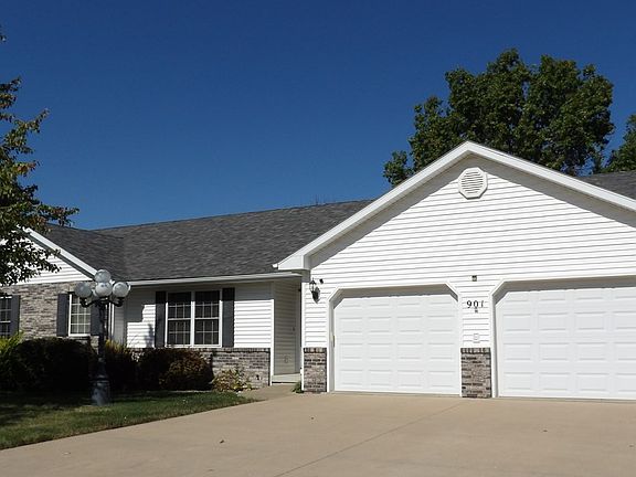 3rd image of 901 Dogwood Dr
