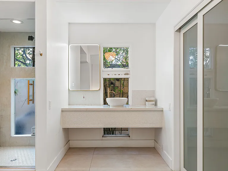 17042 Lisette St — Photo 21