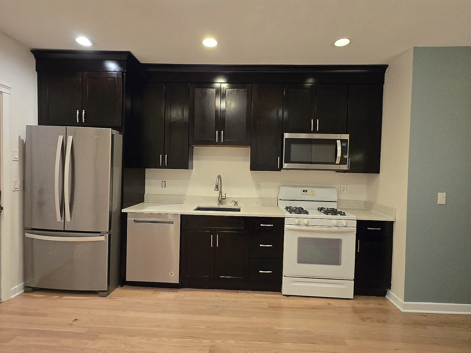 102 Frost Rd — Photo 2