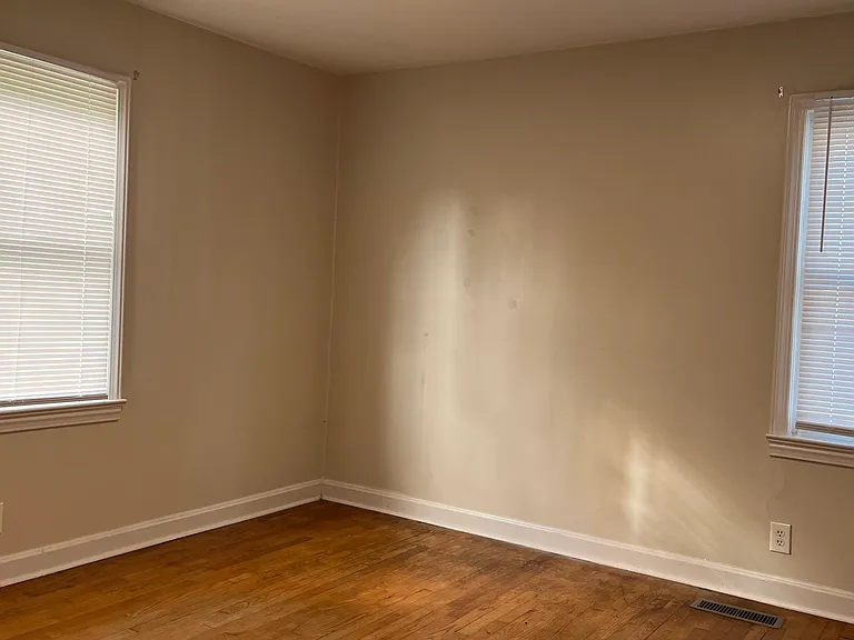 1311 E Holston Ave — Photo 16
