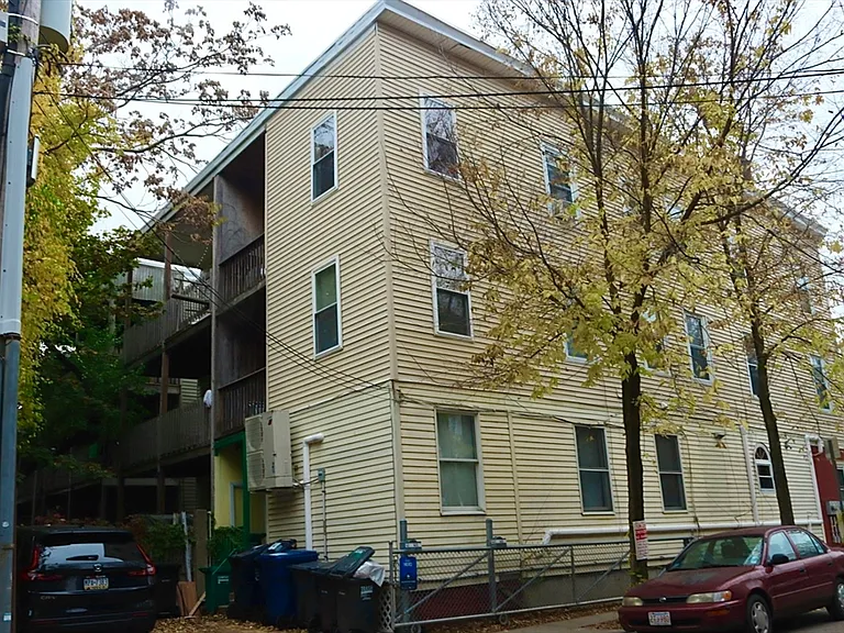 250-252 Western Ave #1 — Photo 14