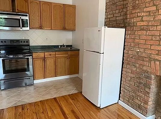 2nd image of 10 E 127th St APT 3A
