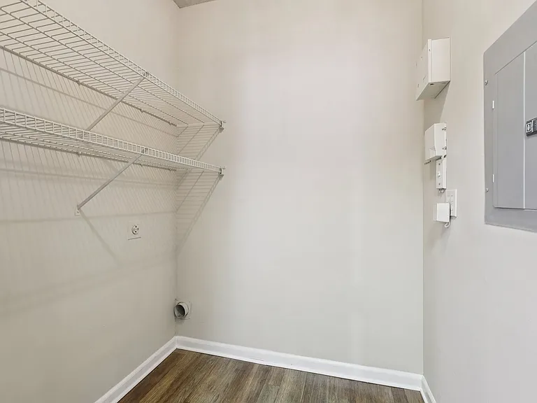 Brookside Park Apartments — Photo 21