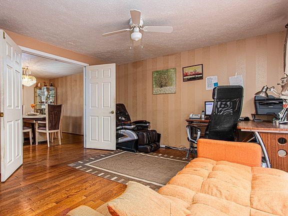 5th image of 6 Beau Mondes Ct