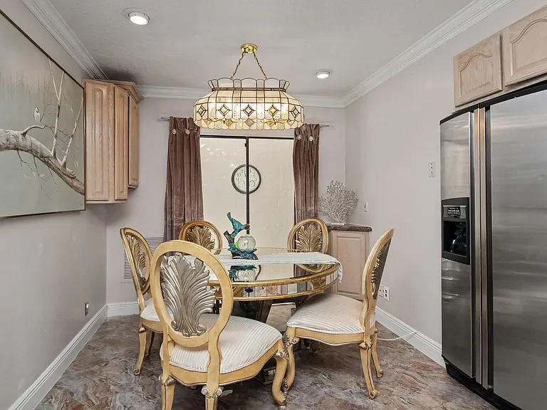 9708 Erica Ct — Photo 27