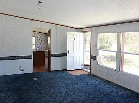 5th image of 336 Nicole Dr