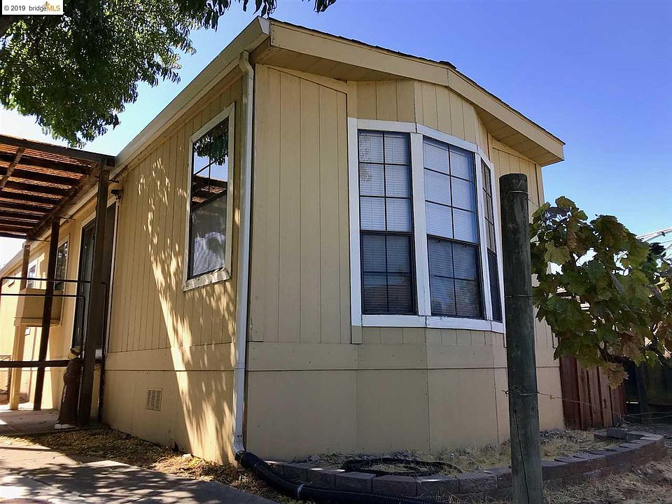 2nd image of 113 Old Oak Ct