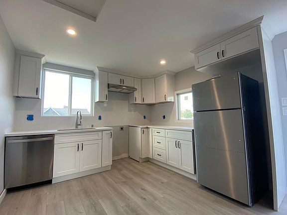 2nd image of 13808A S Catalina Ave
