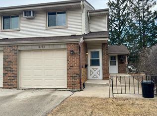 4430 S Greenridge Cir, Milwaukee, WI 53220