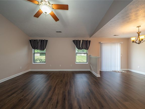 5th image of 1413 Farrington Dr