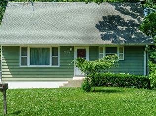 2320 Coldstream Ave NE, Cedar Rapids, IA 52402