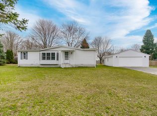 20301 Meadow Dr, Gobles, MI 49055