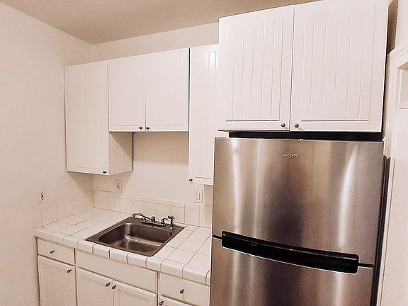 2nd image of 1735 W Vernon Ave APT 1