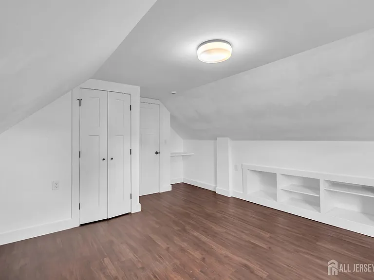20 Burnet St — Photo 25