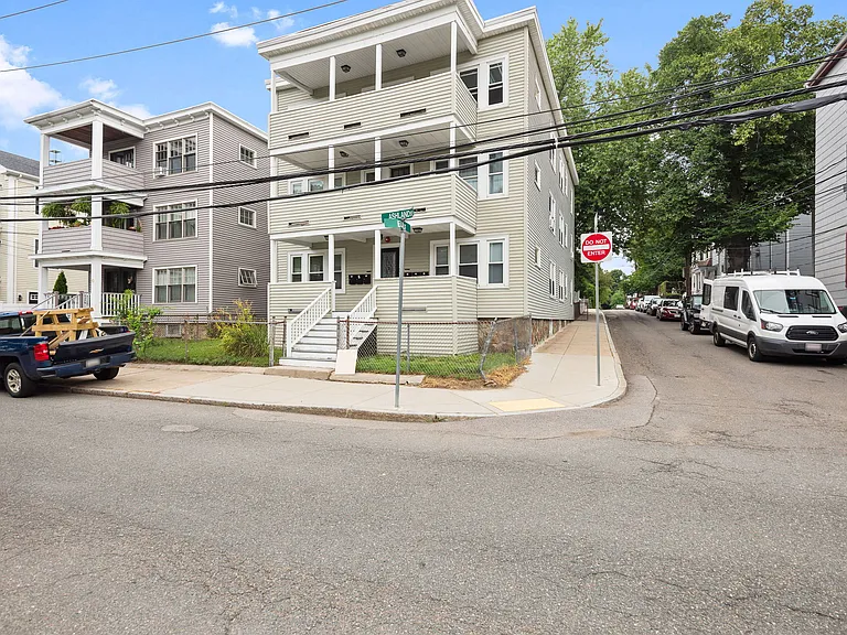 12 Ashland St #1L — Photo 11