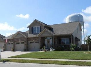 906 Deerfield Rd, Chatham, IL 62629