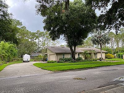 4th image of 18026 Lindawoods St