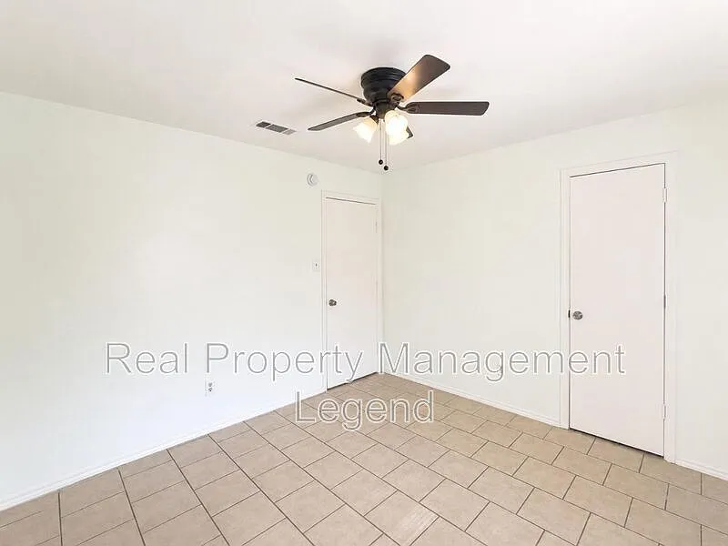 2 bed, 1.0 bath, 950 sqft, $1,250 — Photo 4