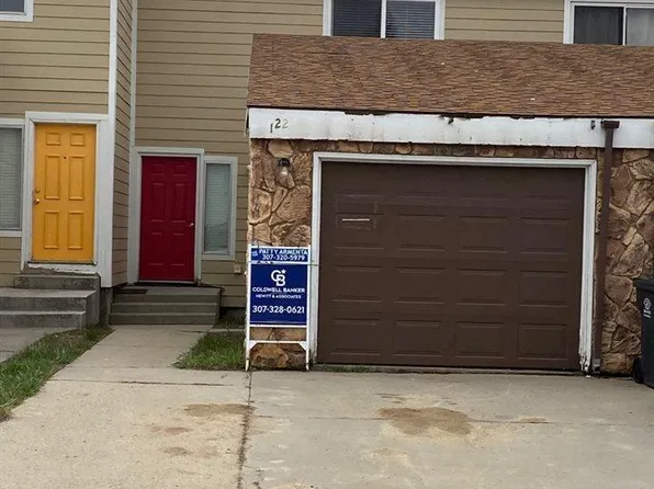 122 E Davis St, Rawlins, WY 82301