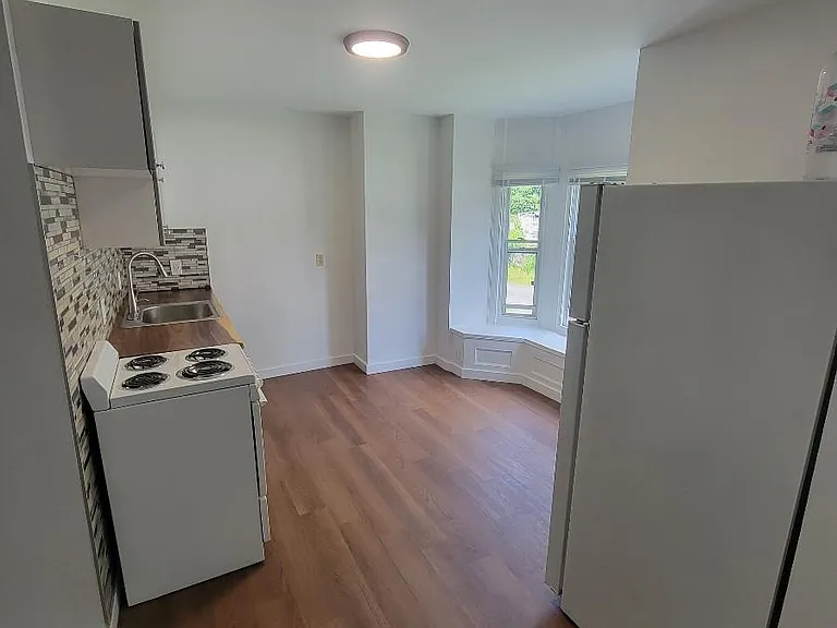 1719 Highland Ave #1 — Photo 2