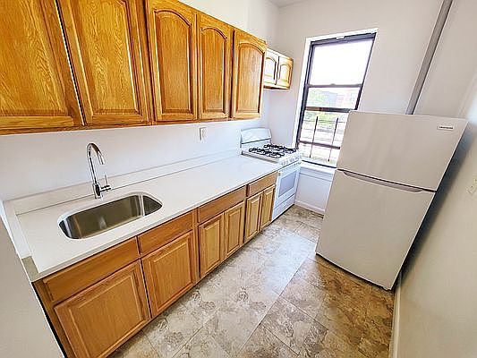 2nd image of 2280 Grand Ave APT 5B