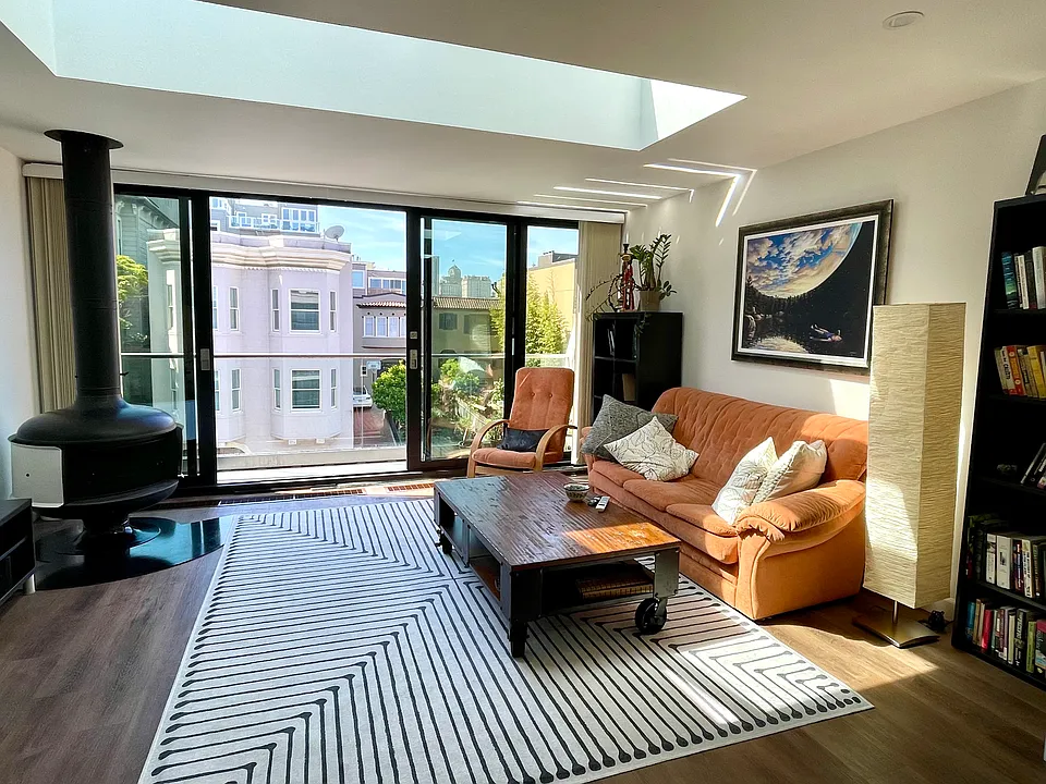 454 Lombard St #8