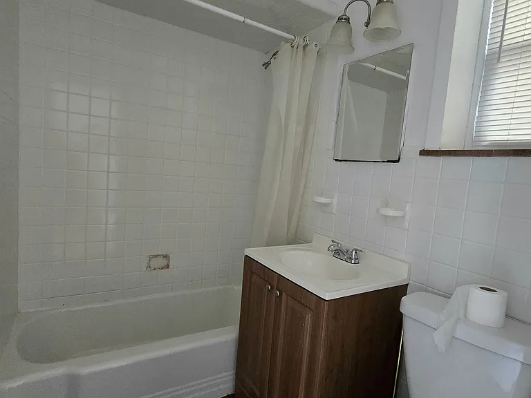 305 Green Ave — Photo 3