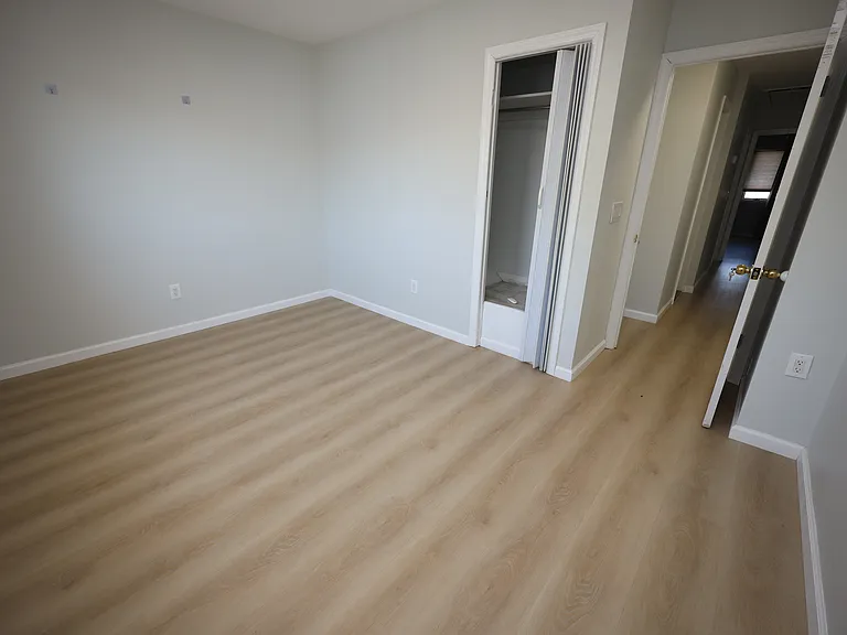 178 Spratt Ave — Photo 12