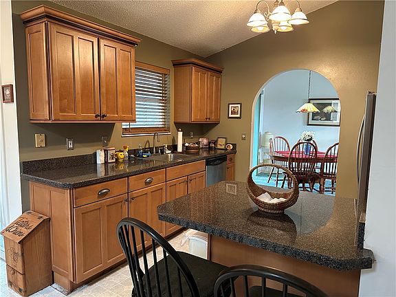 3rd image of 285 Joy Haven Dr