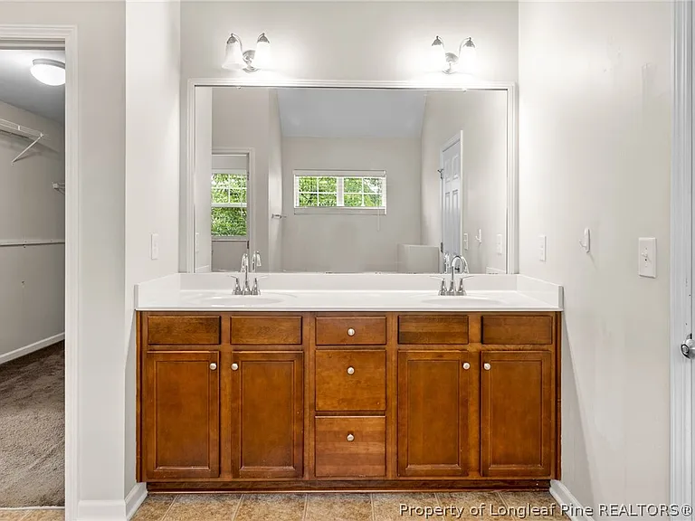645 Highgrove Dr — Photo 16