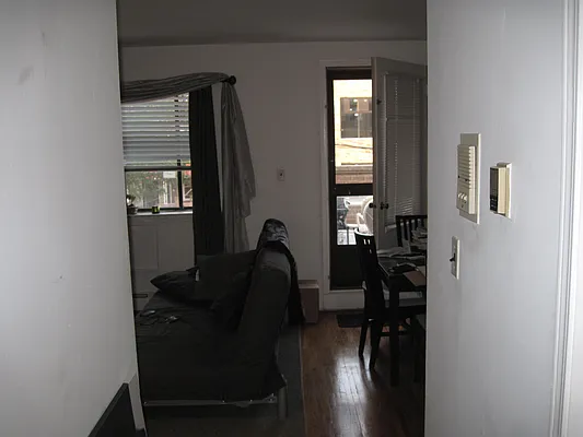 Rented by 18 REALTY | media 22