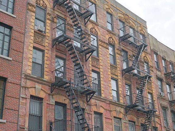 4th image of 176 Ludlow St APT 2A