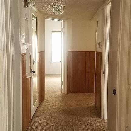 5th image of 142 Anita Cir
